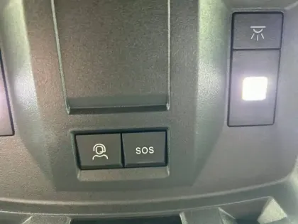 Photo 15 Peugeot 5008  Hybrid 145 ch e-DCS6