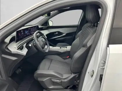 Photo 13 Peugeot 5008  Hybrid 145 ch e-DCS6