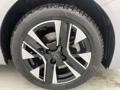 Photo 16 Peugeot 208  Hybrid 100 e-DCS6