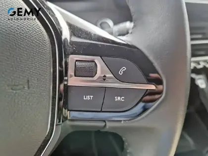 Photo 19 Peugeot 208  Electrique 50 kWh 136ch