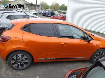 Photo 18 Renault Clio  E-Tech full hybrid 145