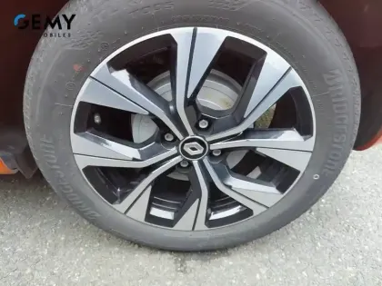 Photo 25 Renault Clio  E-Tech full hybrid 145