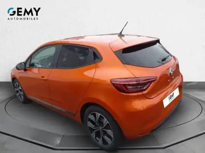 Photo 21 Renault Clio  E-Tech full hybrid 145