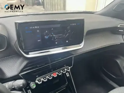 Photo 17 Peugeot 2008  Hybrid 145 ch e-DCS6