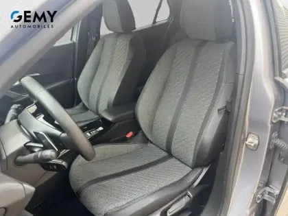 Photo 32 Peugeot 2008  Hybrid 145 ch e-DCS6