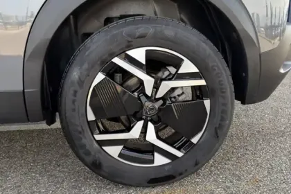 Photo 11 Peugeot 2008  PureTech 130 S&S EAT8