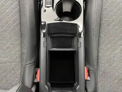 Photo 24 Peugeot 208  Hybrid 100 e-DCS6
