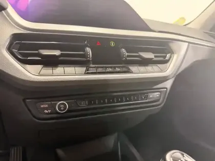 Photo 16 BMW Serie 1 116d 116 ch