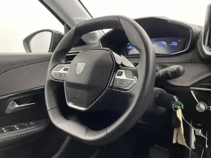 Photo 29 Peugeot 208  Hybrid 100 e-DCS6