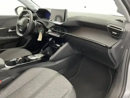 Photo 23 Peugeot 208  Hybrid 100 e-DCS6