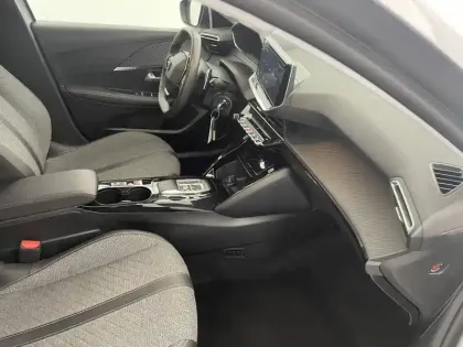 Photo 31 Peugeot 208  Hybrid 100 e-DCS6