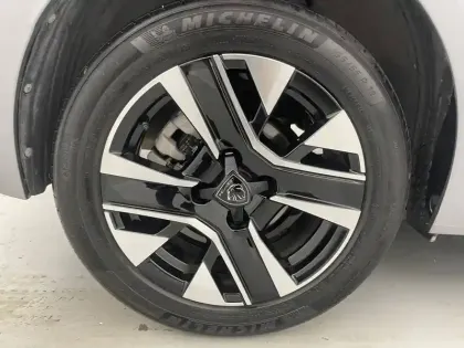 Photo 15 Peugeot 208  Hybrid 100 e-DCS6