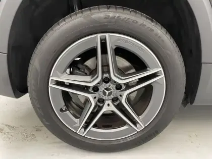 Photo 40 Mercedes GLB  200 d 8G-DCT