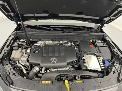 Photo 42 Mercedes GLB  200 d 8G-DCT