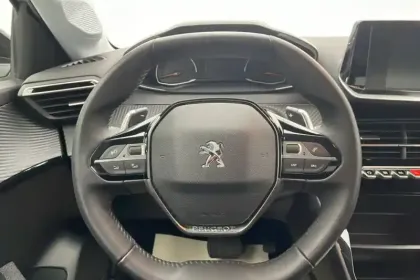 Photo 8 Peugeot 208  PureTech 100 S&S EAT8