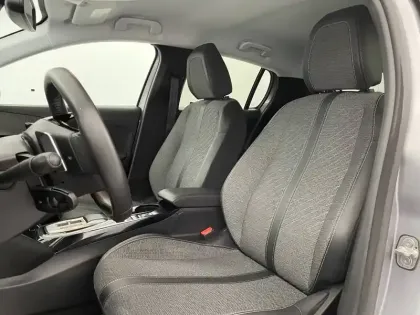 Photo 13 Peugeot 208  Hybrid 100 e-DCS6