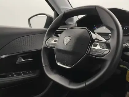 Photo 28 Peugeot 208  Hybrid 100 e-DCS6