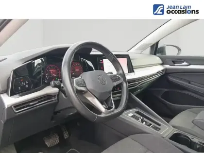 Photo 37 Volkswagen Golf  1.0 eTSI OPF 110 DSG7