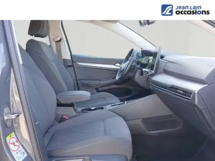 Photo 17 Volkswagen Golf  1.0 eTSI OPF 110 DSG7