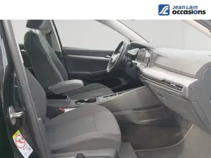 Photo 40 Volkswagen Golf  1.0 eTSI OPF 110 DSG7
