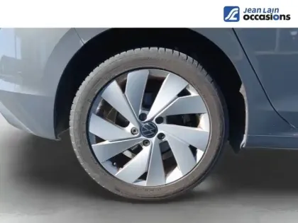 Photo 8 Volkswagen Golf  1.0 eTSI OPF 110 DSG7