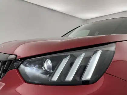 Photo 32 Peugeot 2008  PureTech 130 S&S EAT8
