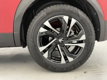 Photo 17 Peugeot 2008  PureTech 130 S&S EAT8