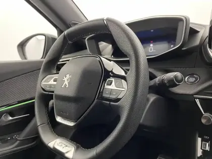 Photo 29 Peugeot 2008  PureTech 130 S&S EAT8