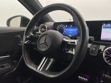 Photo 23 Mercedes Classe A  250 e 8G-DCT