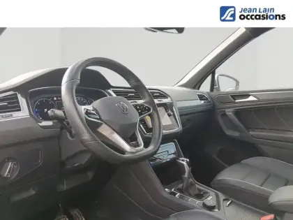 Photo 14 Volkswagen Tiguan  2.0 TDI 200ch DSG7 4Motion