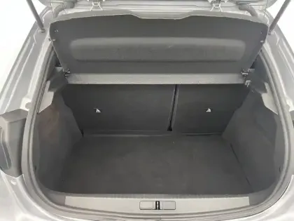 Photo 12 Peugeot 208  Hybrid 100 e-DCS6