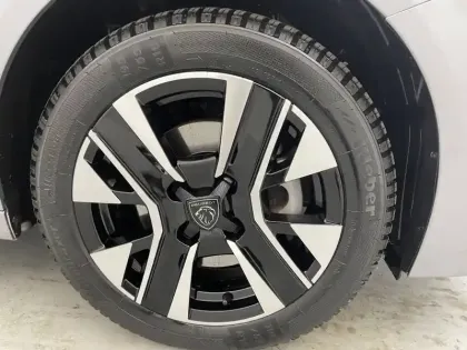 Photo 16 Peugeot 208  Hybrid 100 e-DCS6
