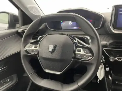 Photo 31 Peugeot 208  Hybrid 100 e-DCS6