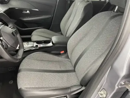 Photo 13 Peugeot 208  Hybrid 100 e-DCS6