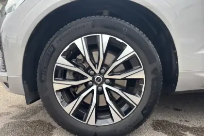 Photo 11 Volvo XC60  B4 197 ch Geartronic 8