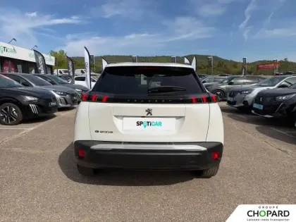 Photo 29 Peugeot 2008  Electrique 136 ch