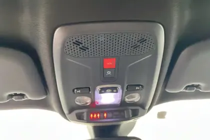 Photo 19 Peugeot 2008  PureTech 100 S&S BVM6