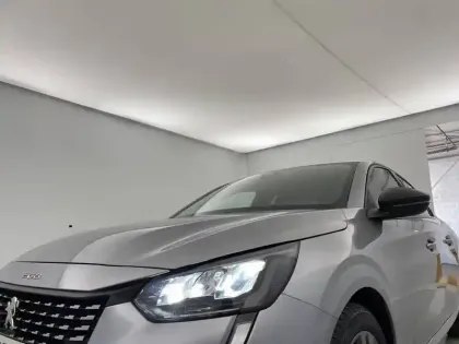 Photo 29 Peugeot 208  PureTech 100 S&S BVM6
