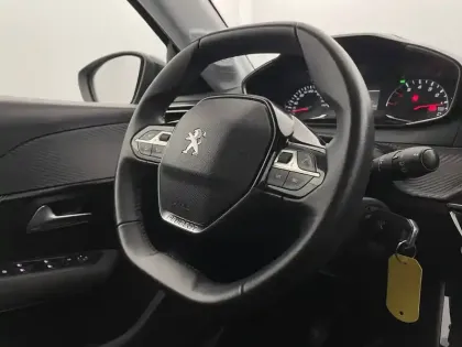 Photo 28 Peugeot 208  PureTech 100 S&S BVM6