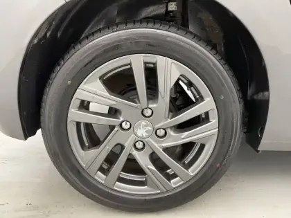 Photo 18 Peugeot 208  PureTech 100 S&S BVM6