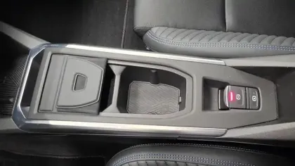 Photo 33 Renault Clio  E-Tech full hybrid 160 ch