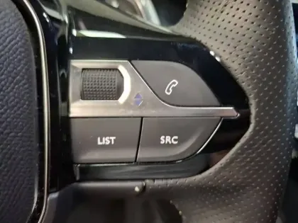 Photo 22 Peugeot 208  Hybrid 136 e-DCS6