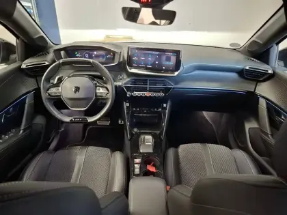 Photo 16 Peugeot 208  Hybrid 136 e-DCS6