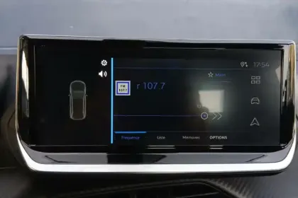 Photo 23 Peugeot 2008  PureTech 100 S&S BVM6