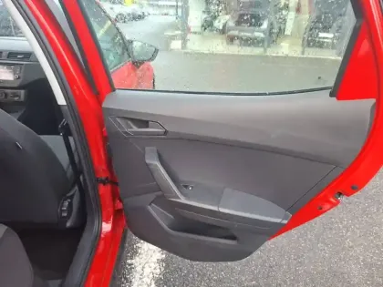 Photo 18 Seat Arona  1.0 EcoTSI 95 ch Start/Stop BVM5