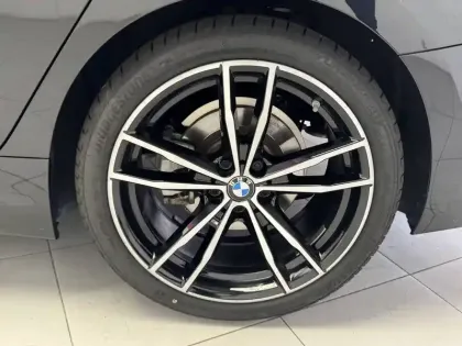 Photo 8 BMW Serie 3 320d xDrive 190 ch BVA8