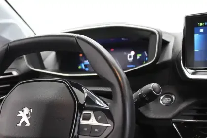 Photo 29 Peugeot 208  Electrique 50 kWh 136ch