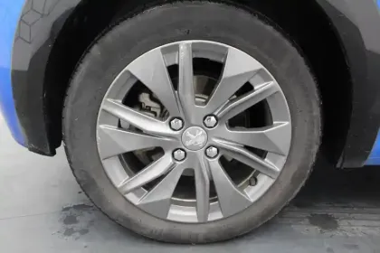 Photo 12 Peugeot 208  Electrique 50 kWh 136ch
