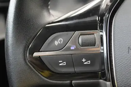 Photo 49 Peugeot 208  Electrique 50 kWh 136ch
