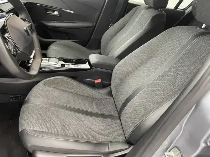 Photo 13 Peugeot 208  Hybrid 100 e-DCS6